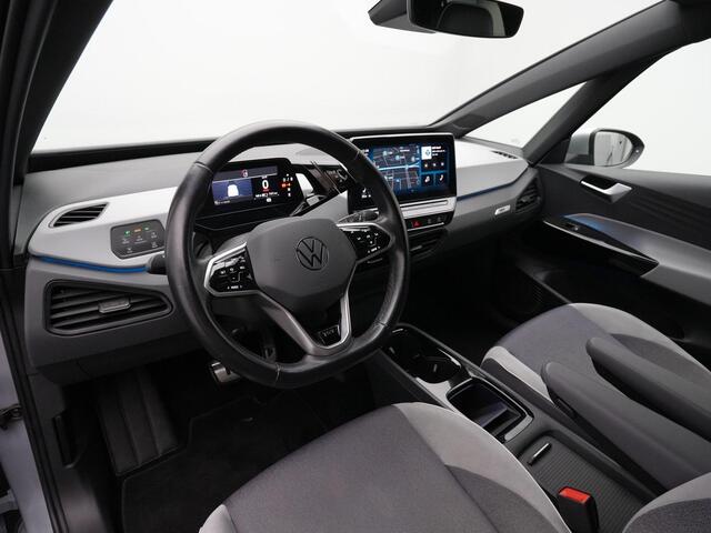 Volkswagen ID.3 First Plus 58 kWh 204 pk | IQ Light | Stuur/stoelverwarming | Achteruitrijcamera | Navigatie | Adaptive Cruise