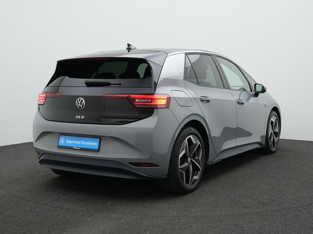 Volkswagen ID.3 First Plus 58 kWh 204 pk | IQ Light | Stuur/stoelverwarming | Achteruitrijcamera | Navigatie | Adaptive Cruise