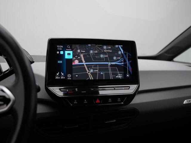 Volkswagen ID.3 First Plus 58 kWh 204 pk | IQ Light | Stuur/stoelverwarming | Achteruitrijcamera | Navigatie | Adaptive Cruise