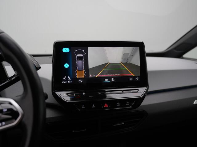 Volkswagen ID.3 First Plus 58 kWh 204 pk | IQ Light | Stuur/stoelverwarming | Achteruitrijcamera | Navigatie | Adaptive Cruise