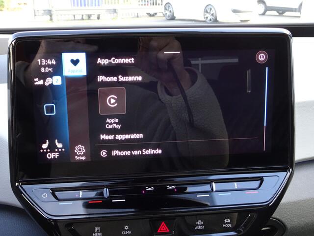 Volkswagen ID.3 First Max 58 kWh Panorama dak, massage stoelen, achteruitrijcamera, navigatie, carplay, wifi, parkeersensoren voor en achter, enz,enz,enz.