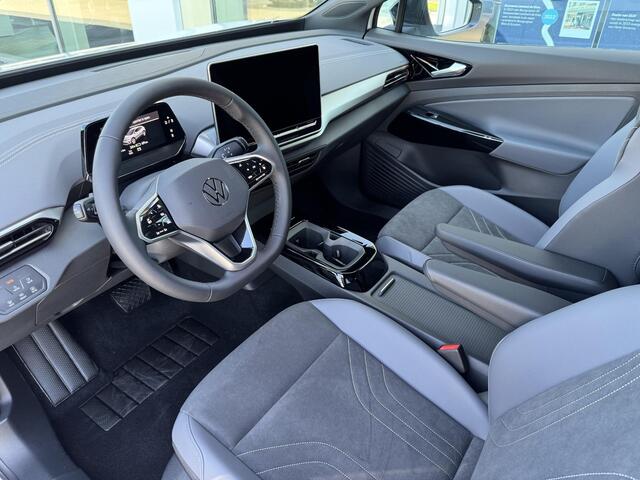 Volkswagen ID.4 Limited Edition 52 kWh accu 170 pk | Stoel & Stuurverwarming | Adaptive Cruise Control | Trekhaak | Achteruitrijcamera | Carplay |