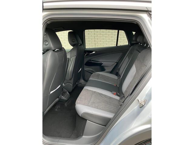 Volkswagen ID.4 Pro Business 77 kWh accu, 210 kW / 286 pk SUV Elektrische aandrijving