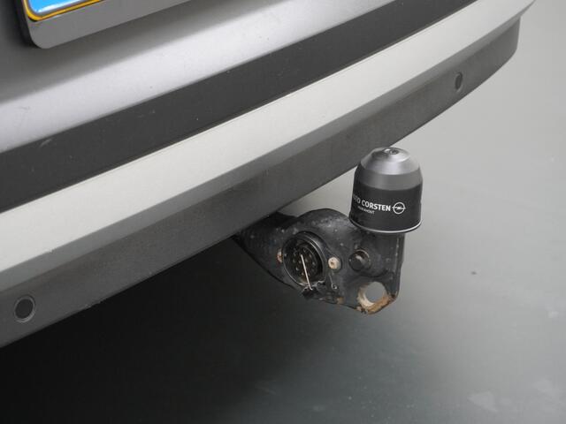 Volkswagen ID.4 First 77kWh Trekhaak Adap.Cruise Camera Pdc Android Auto Apple Carplay Stoelverwarming Navi Ecc Mirrorlink Privacy Glas Lmv Keyless DAB Origineel Nederlandse Auto 1.000KG Trekgewicht