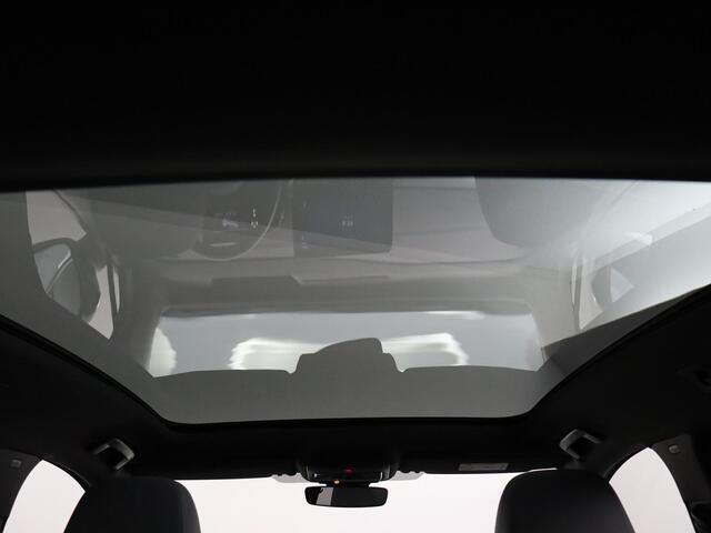 Volkswagen ID.4 Max 77 kWh SoH 92,8% | ACC | Trekhaak | Panoramadak | 360° Camera!