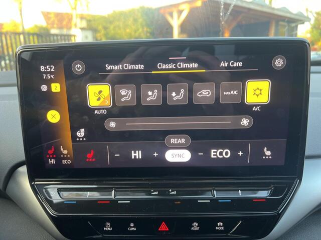 Volkswagen ID.4 Pro 77 kWh / Panoramadak / Navigatie / App connect / Camera / Parkeersensoren V+A / Stoel+stuur verwarming /