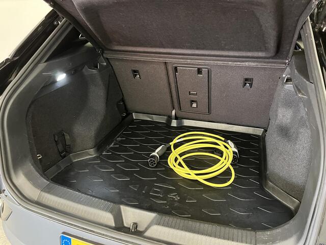 Volkswagen ID.4 First 77 kWh | Trekhaak | Stoelverwarming | Camera |