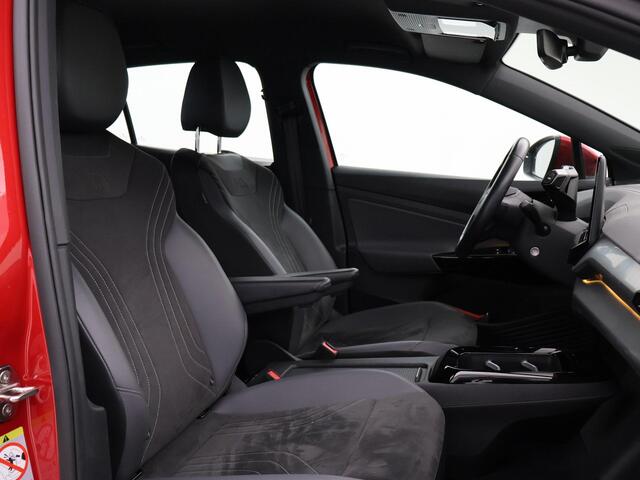 Volkswagen ID.5 PRO 77 kWh *KINGS RED* + STUUR/STOELVERWARMING | SFEERVERLICHTING | ORIG. NL