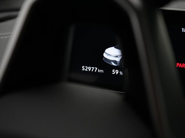 Volkswagen ID.5 Pro 77 kWh 204 pk | Geheugen-/massagestoelen | Stuur-/stoelverwarming | Achteruitrijcamera | Navigatie