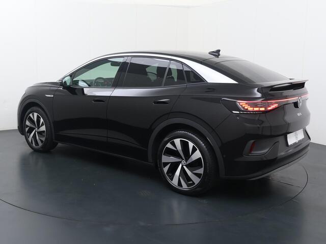 Volkswagen ID.5 Pro 77 kWh | 204 PK | SoH 95% | Matrix LED koplampen | 20" LM velgen | Navigatiesysteem | Voorstoelen verwarmd |