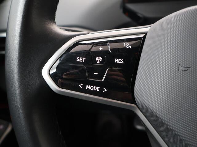 Volkswagen ID.5 Pro 77 kWh | 204 PK | SoH 95% | Matrix LED koplampen | 20" LM velgen | Navigatiesysteem | Voorstoelen verwarmd |