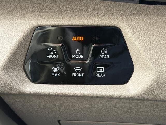 Volkswagen MULTIVAN 1.5 eHybrid L2 Bulli Edition 4Motion | Luxe versie | Elektrische schuifdeuren | Trekhaak | Alcantara | 360 Camera | Rijklaar incl. garantie