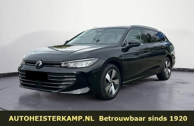 Volkswagen PASSAT Variant 1.5 eTSI Business ACC Massage Trekhaak LED DAB Camera Digital Cockpit PRO