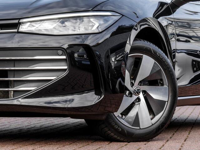 Volkswagen PASSAT Variant 1.5 eTSI Business ACC Massage Trekhaak LED DAB Camera Digital Cockpit PRO