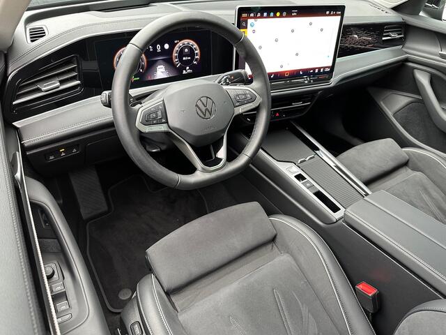 Volkswagen PASSAT Variant 1.5 eTSI 150pk Elegance | Alcantara | Head up | Camera | Dode hoek | Rijklaar