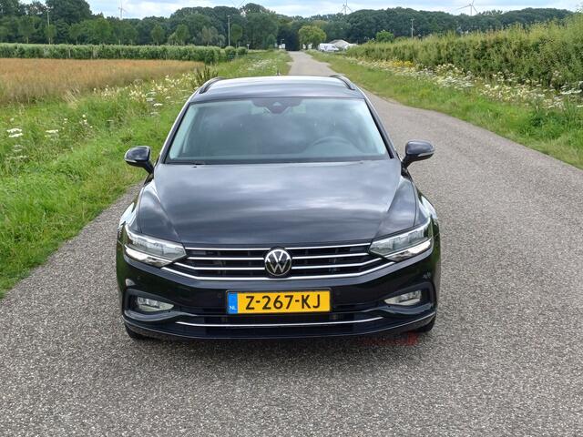 Volkswagen PASSAT Variant 1.5 TSI Business /Led/Navi/App Conn/Add Cruise/Clima v+a/Stoelverw/