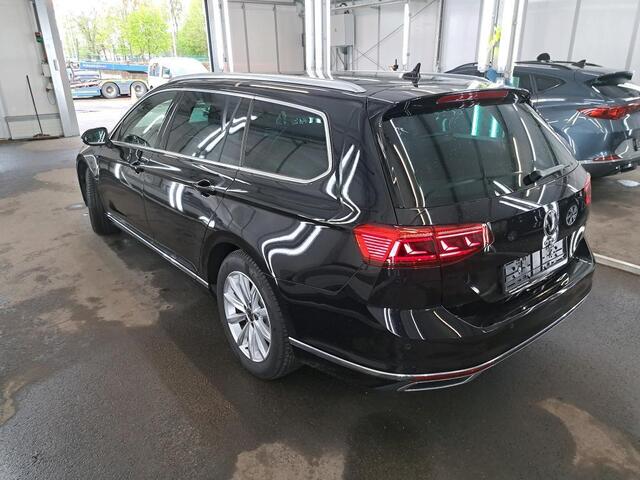 Volkswagen PASSAT Variant 1.4 TSI DSG6 GTE Business | Trekhaak | ACC | Pano |