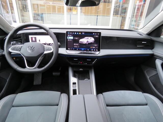 Volkswagen PASSAT Variant 1.5 eTSI Aut. Elegance Business / 360 Camera / Wegklap.h