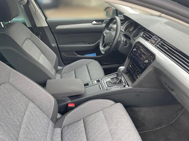 Volkswagen PASSAT Variant 2.0 TDI 150 PK DSG ACC LED Navi Trekhaak Stoelverwarming