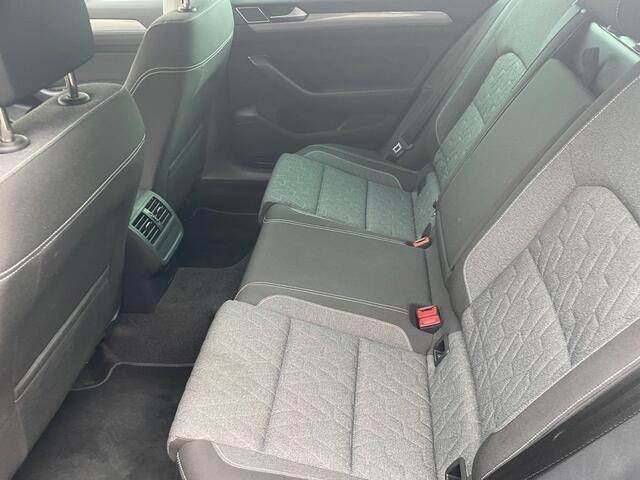 Volkswagen PASSAT Variant 2.0 TDI 150 PK DSG ACC LED Navi Trekhaak Stoelverwarming