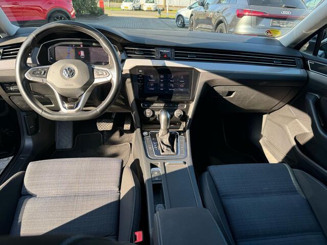Volkswagen PASSAT 1.4 TSI PHEV GTE Business virtual cockpit, pano, memory stoel