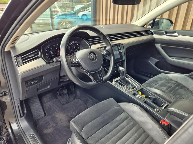 Volkswagen PASSAT Variant 1.8 TSI Highline | Carplay | Cruise control | Klap spiegels