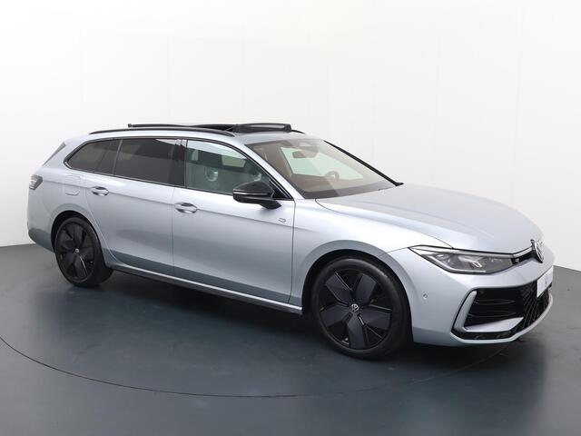 Volkswagen PASSAT Variant R-Line Business 1.5 110 kW / 150 pk eTSI Variant 7 versn. DSG | Black Style | Harman Kardon | Panoramadak | Area View | Discover Pro navigatie |