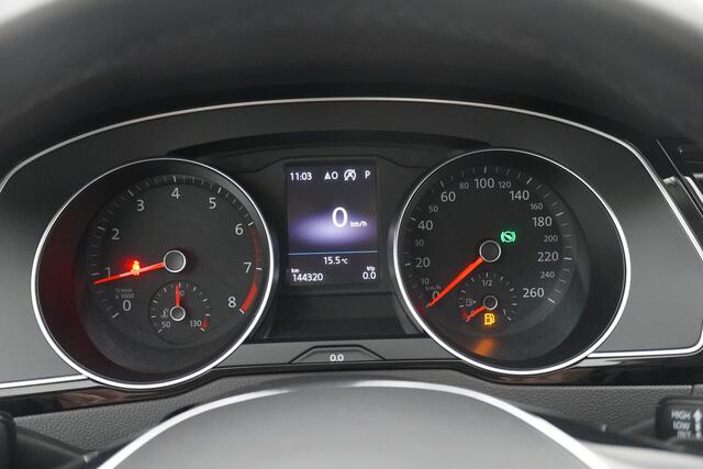 Volkswagen PASSAT BWJ 2017 1.8 180 PK TSI Business Edition R / AUTOMAAT TREKHAAK / STOELVERWARMING / STUURVERWARMING / ADAPTIVE CRUISE / CLIMA / NAVI / PARKEERSENSOREN / LMV /