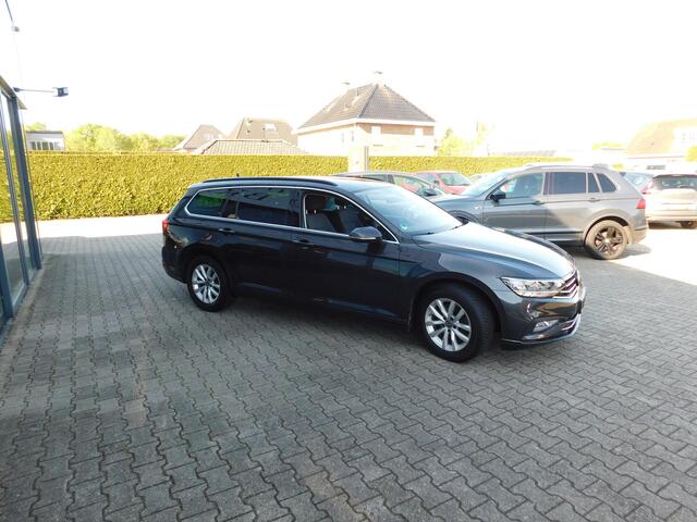Volkswagen PASSAT Variant 1.5 TSI/DSG Business, Acc, Led, Trekhaak, Carplay, Navi