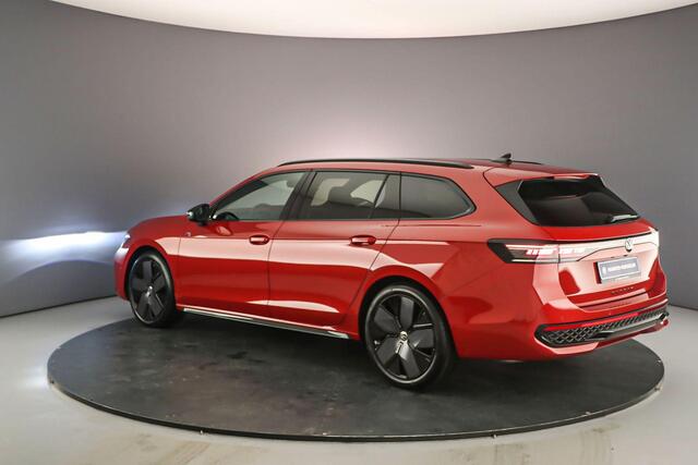 Volkswagen PASSAT Variant R-Line Business 1.5 eTSI 150pk DSG Automaat Panoramadak, Elektrische achterklep, Navigatie, Harman Kardon audio, Adaptive cruise control, Stuurwiel verwarmd