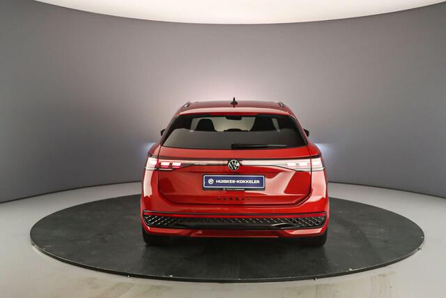 Volkswagen PASSAT Variant R-Line Business 1.5 eTSI 150pk DSG Automaat Panoramadak, Elektrische achterklep, Navigatie, Harman Kardon audio, Adaptive cruise control, Stuurwiel verwarmd