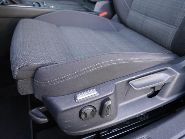 Volkswagen PASSAT Variant 1.5 TSI Elegance Business R | Automaat | Trekhaak | Navigatie | Stoelverwarming | Apple carplay | Parkeersensoren voor en achter | Climate control | Keyless entry en start