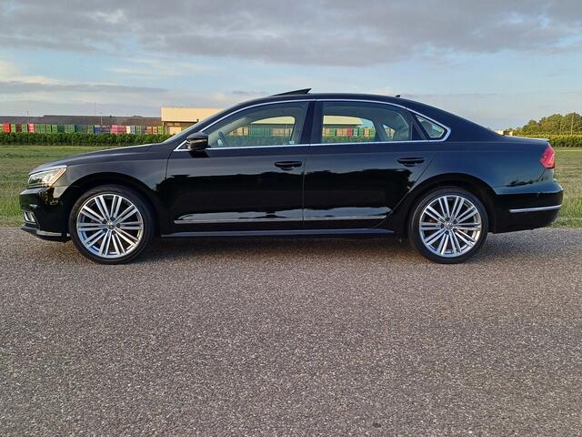 Volkswagen PASSAT 3.6L V6 Highline /Unieke Auto!/Nieuwstaat!/
