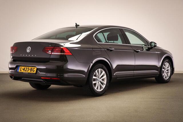 Volkswagen PASSAT 1.5 TSI Comfort Business | LED | APP CONNECT | CAMERA