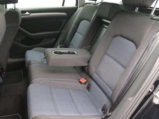 Volkswagen PASSAT Variant 1.4 TSI PHEV GTE Business 218PK DSG Achteruitrijcamera, Adaptieve Cruise Controle, Elektrische Achterklep, Stoelverwarming, Navi, 17" LM Velgen
