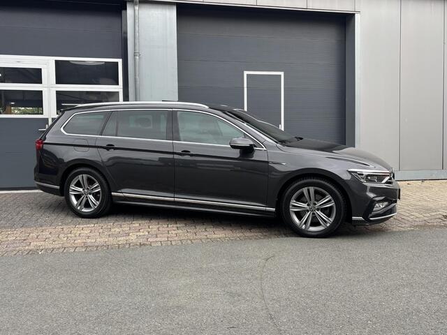 Volkswagen PASSAT Variant 1.5 TSI R-Line Business + Panoramadak| Camera| PDC V+A| Trekhaak| App| Ergo stoel| Virtueel cockpit