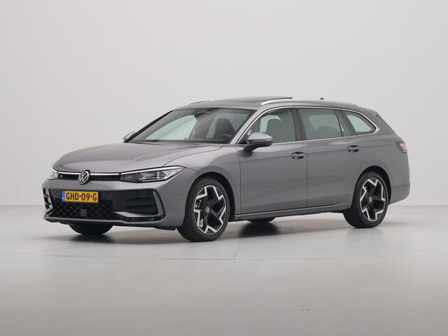 Volkswagen PASSAT Variant 1.5 eTSI 150pk R-Line Business Panorama Trekhaak Camera Side Assist
