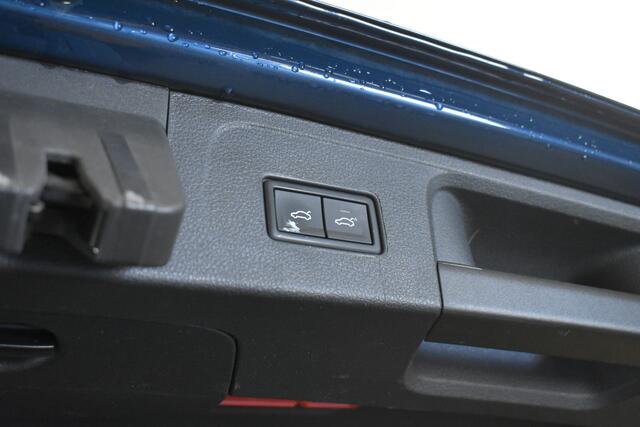 Volkswagen PASSAT GTE eLTrekh+aklep zwarte hemel vol leder Virtual Disc Pro Navi Panodak