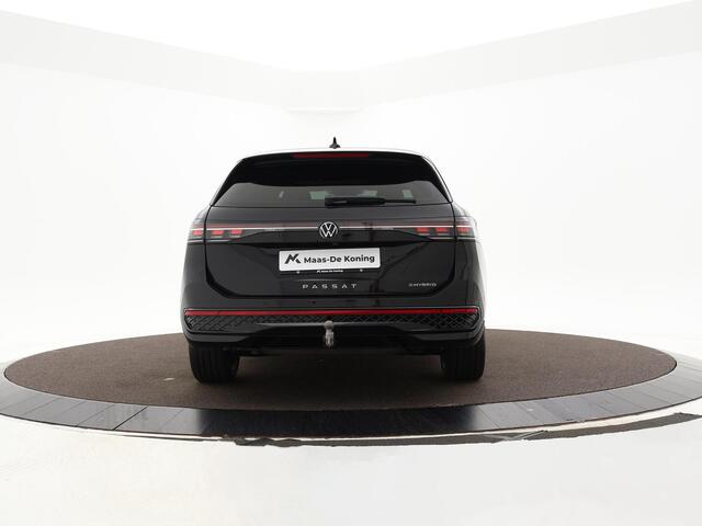 Volkswagen PASSAT Variant 1.5 eHybrid 272pk DSG R-Line Edition · Keyless · Massage · Camera · Elek. trekhaak · Elek. Achterklep · 18'' Inch ·