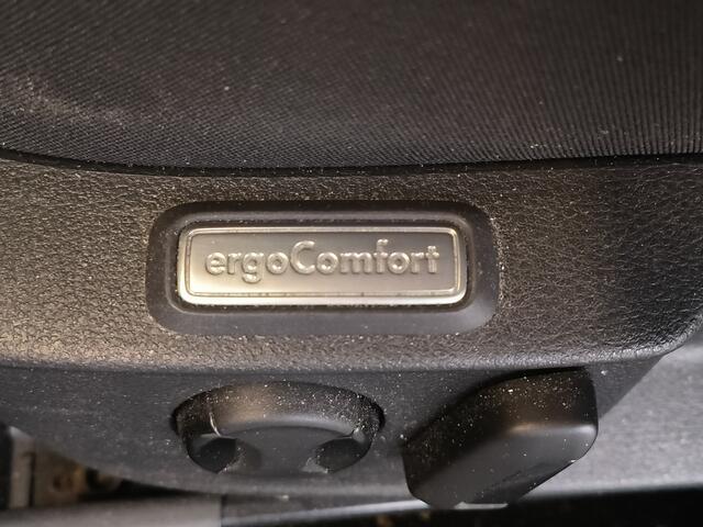 Volkswagen PASSAT Variant 1.5 TSI Comfort Business DSG-AUTOMAAT uit 2020 Rijklaar + 12 maanden Bovag-garantie Henk Jongen Auto's in Helmond, al 50 jaar service zoals 't hoort!