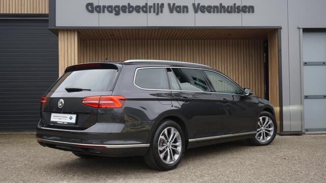Volkswagen PASSAT Variant 1.8 TSI 180PK Highline Virtual Cockpit Trekhaak Leder/Alcantara Keyless *Geïntegreerde kinderstoel* LED *Complete Passat*