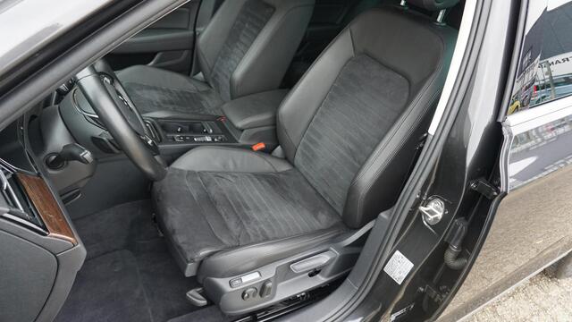 Volkswagen PASSAT Variant 1.8 TSI 180PK Highline Virtual Cockpit Trekhaak Leder/Alcantara Keyless *Geïntegreerde kinderstoel* LED *Complete Passat*