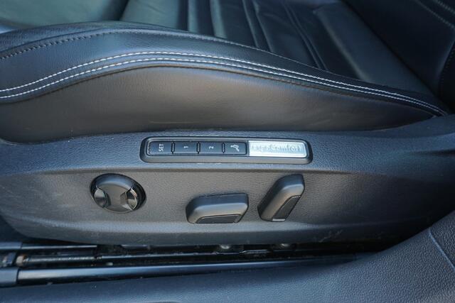 Volkswagen PASSAT Variant 1.5 TSI DSG Elegance Business R-Line Trekhaak | Camera | Pano * All in prijs *