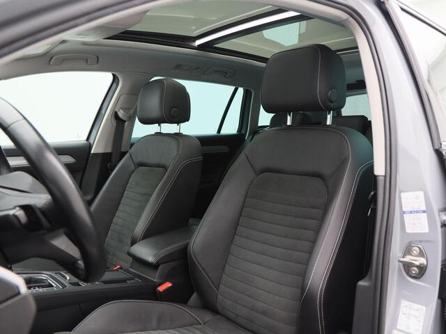 Volkswagen PASSAT Variant 1.4 TSi 218 Pk Automaat PHEV GTE Business | Panoramadak | 17 Inch | Winterpakket | Alcantara | Camera | Privacy Glass | 87.780 Km!!