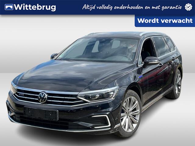 Volkswagen PASSAT Variant 1.4 TSI PHEV GTE Business / Panorma dak / Zwenkbare trekhaak / Virtual cockpit / Suede bekleding / Matrix koplampen
