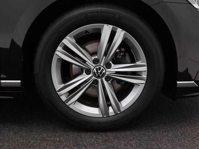 Volkswagen PASSAT Variant 1.5 TSi 150 Pk Automaat R-Line Business + | Panoramadak | Leer/Alcantara | Led