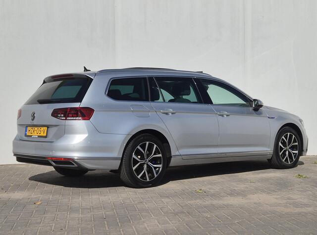 Volkswagen PASSAT Variant 1.4 TSI PHEV GTE Business Automaat / Leder-pakket / Glazen schuif- en kanteldak / Trekgewicht 1600 kg / Apple Carplay Android Auto / Rondomzicht camera / Adaptief CC / Stoelverwarming / Dynaudio soundsysteem /