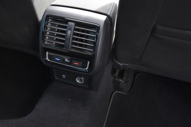 Volkswagen PASSAT Variant 1.4 TSI PHEV GTE Business , TREKHAAK , A UITRIJ CAM , PANORAMADAK , LED KOPL , PDC V+A ,