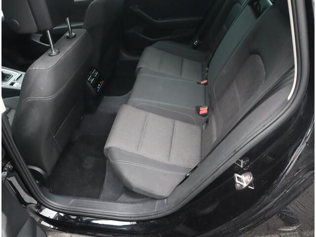 Volkswagen PASSAT Variant 1.4 TSI Comfortline Business / Adapt. Cruise / Navigatie