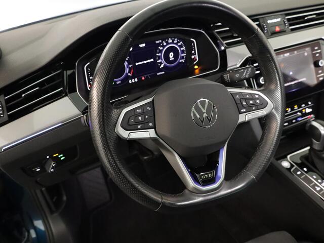 Volkswagen PASSAT 1.4 TSI PHEV GTE Business 218 pk Automaat (DSG) | Navigatie | Panoramadak | Parkeersensoren (Park assist) | Achteruitrijcamera | Matrix LED koplampen | Stoelverwarming |